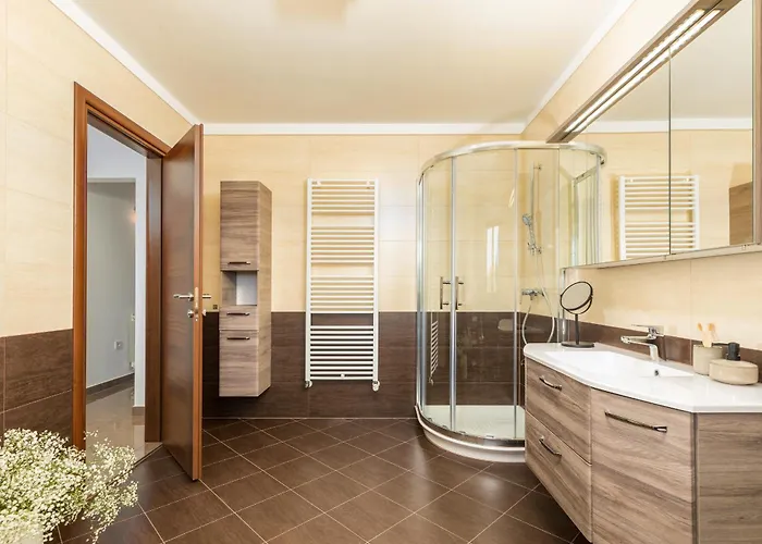 Miromar App Villa Pula