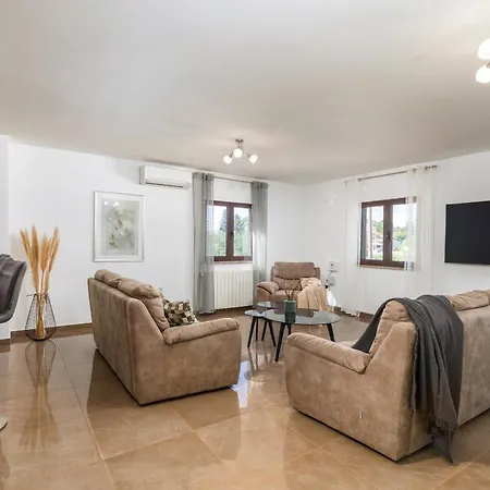 וילה Miromar App