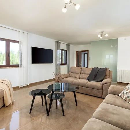 Miromar App Villa *