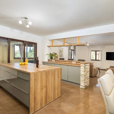 Miromar App וילה