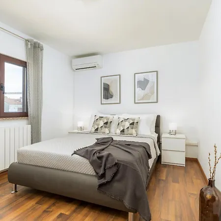 Miromar App Villa