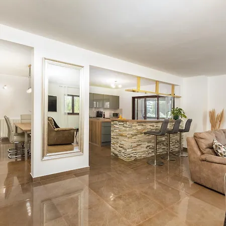 Miromar App 빌라 풀라