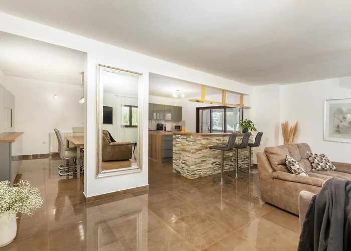 Miromar App 빌라 풀라